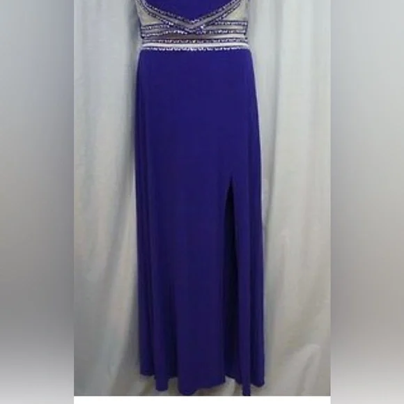 Juniorβs Two Piece Formal Dress Size 1 - Picture 6 of 12